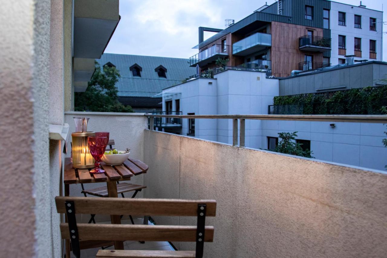 Apartament Przy Metrze Wierzbno Z Nuta Vintage Βαρσοβία Εξωτερικό φωτογραφία