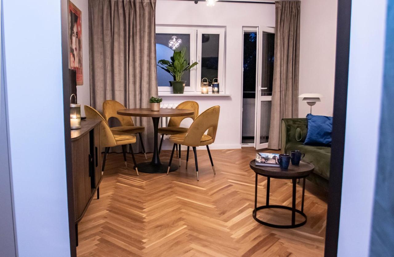 Apartament Przy Metrze Wierzbno Z Nuta Vintage Βαρσοβία Εξωτερικό φωτογραφία